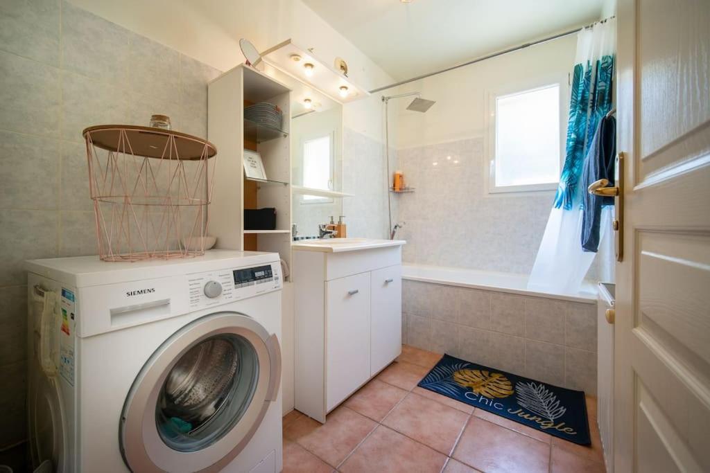 Appartement Tout Equipe Terrasse Et Parking Prive 马赛 外观 照片